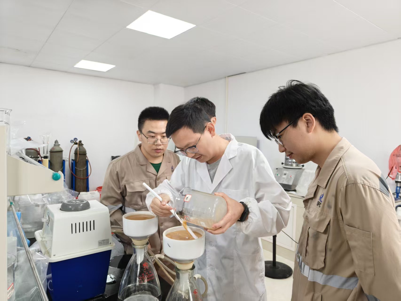 扎根锂业，攻坚路上让&ldquo;锂&rdquo;想花开｜k8凯发锂业研发部90后工程师徐苗